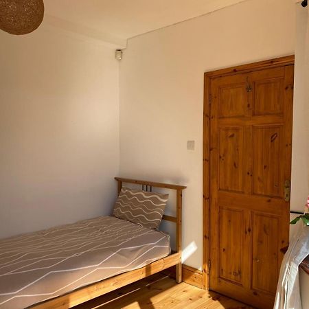 Lovely Rooms In West London Northolt  Dış mekan fotoğraf