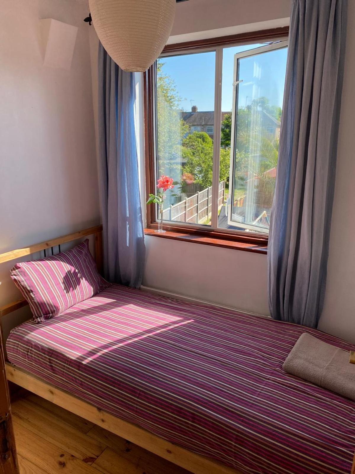 Lovely Rooms In West London Northolt  Dış mekan fotoğraf
