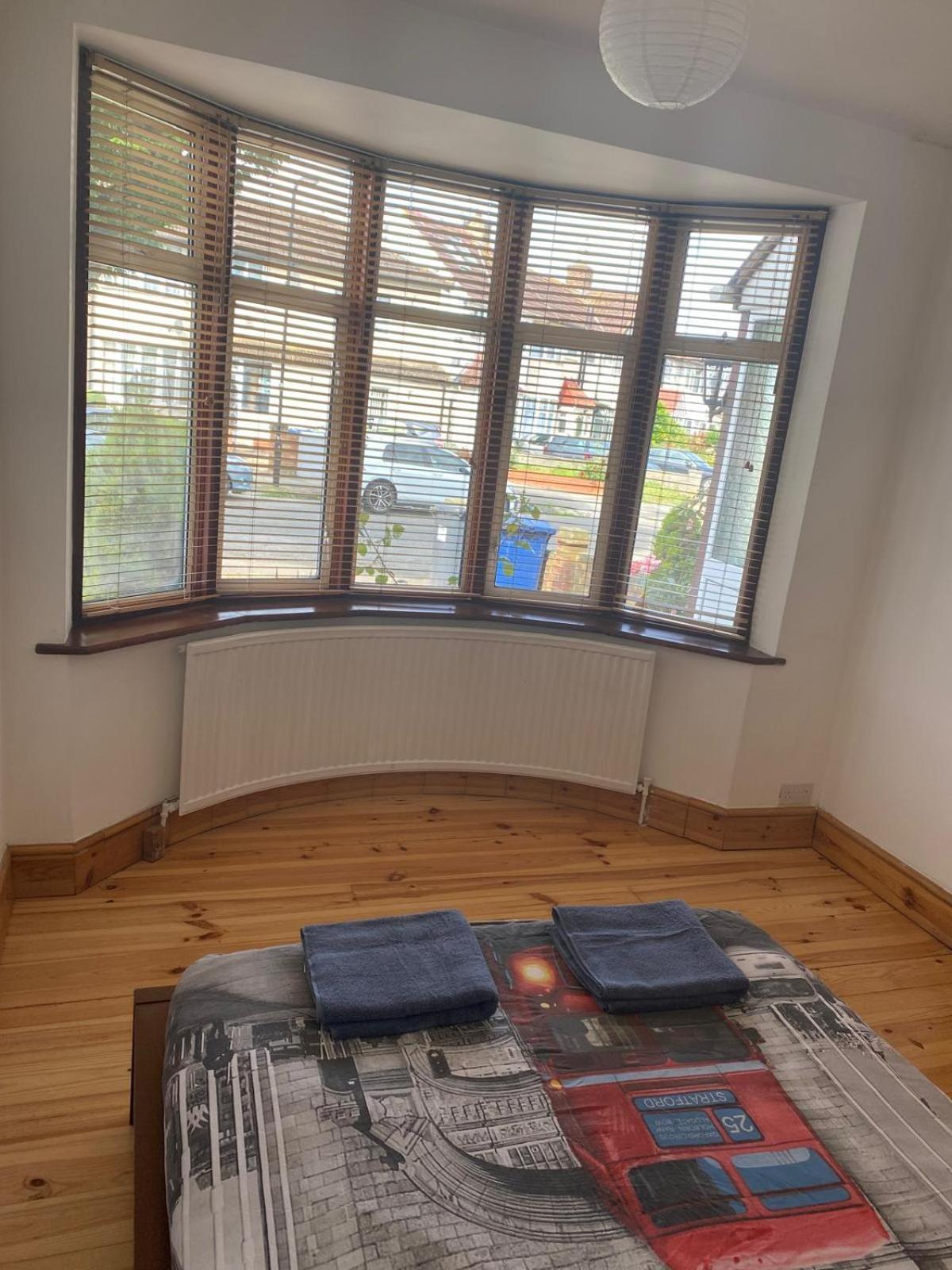 Lovely Rooms In West London Northolt  Dış mekan fotoğraf