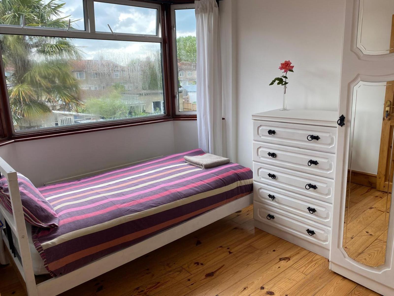 Lovely Rooms In West London Northolt  Dış mekan fotoğraf